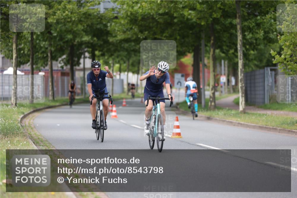 10.08.2025 - GEWOBA Citytriathlon Bremen Yannick Fuchs http://msf.ph/oto/8543798 10.08.2025 12:52:13 Radfahren 603, 708, 738, 858, 891, 905, 973, 977, 1017, 1037 meine-sportfotos.de