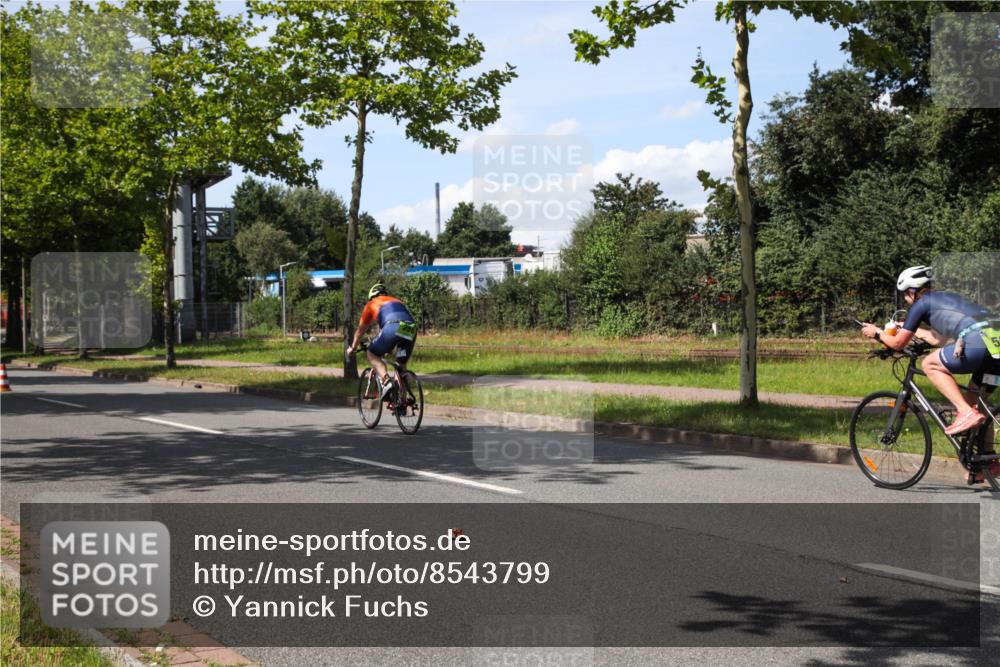 10.08.2025 - GEWOBA Citytriathlon Bremen Yannick Fuchs http://msf.ph/oto/8543799 10.08.2025 14:39:32 Radfahren 18, 84, 90, 94, 101, 126, 174, 281, 283, 334 meine-sportfotos.de