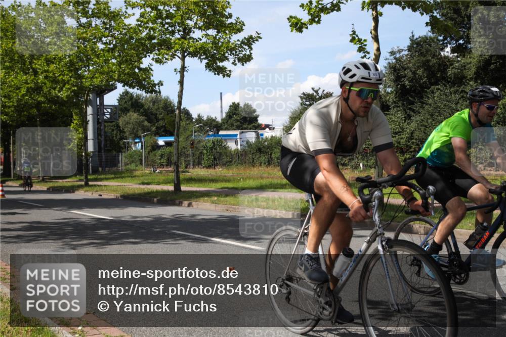 10.08.2025 - GEWOBA Citytriathlon Bremen Yannick Fuchs http://msf.ph/oto/8543810 10.08.2025 14:39:35 Radfahren 84, 90, 94, 101, 126, 174, 215, 281, 283, 334 meine-sportfotos.de