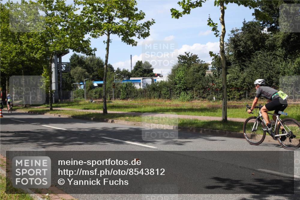 10.08.2025 - GEWOBA Citytriathlon Bremen Yannick Fuchs http://msf.ph/oto/8543812 10.08.2025 14:39:36 Radfahren 80, 84, 90, 94, 101, 126, 215, 281, 334 meine-sportfotos.de