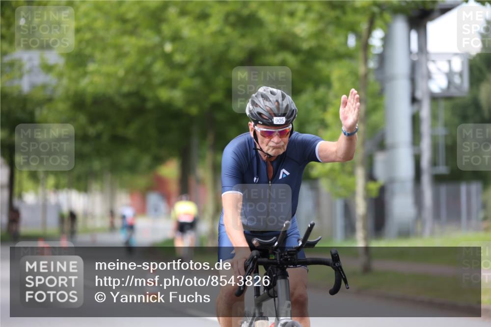 10.08.2025 - GEWOBA Citytriathlon Bremen Yannick Fuchs http://msf.ph/oto/8543826 10.08.2025 12:52:15 Radfahren 599, 603, 701, 708, 738, 834, 858, 891, 905, 973, 977, 1017, 1037 meine-sportfotos.de