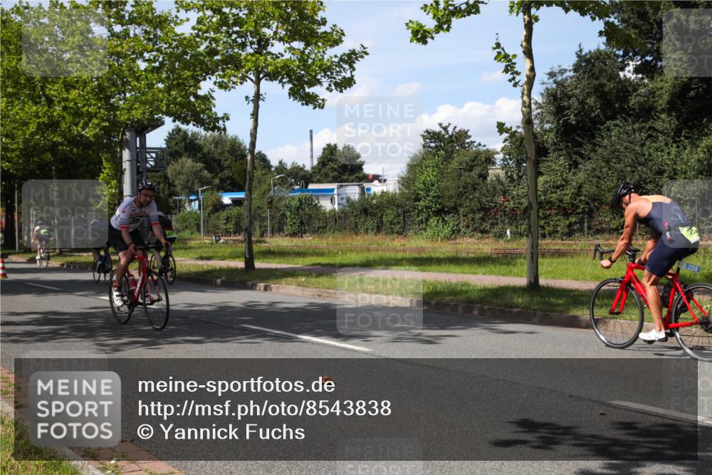 10.08.2025 - GEWOBA Citytriathlon Bremen Yannick Fuchs http://msf.ph/oto/8543838 10.08.2025 14:39:51 Radfahren 52, 69, 80, 90, 124, 139, 215, 217, 274 meine-sportfotos.de