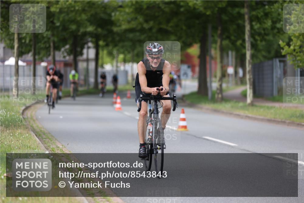 10.08.2025 - GEWOBA Citytriathlon Bremen Yannick Fuchs http://msf.ph/oto/8543843 10.08.2025 12:52:19 Radfahren 599, 603, 639, 701, 708, 738, 834, 858, 891, 905, 973, 977, 1017, 1037 meine-sportfotos.de