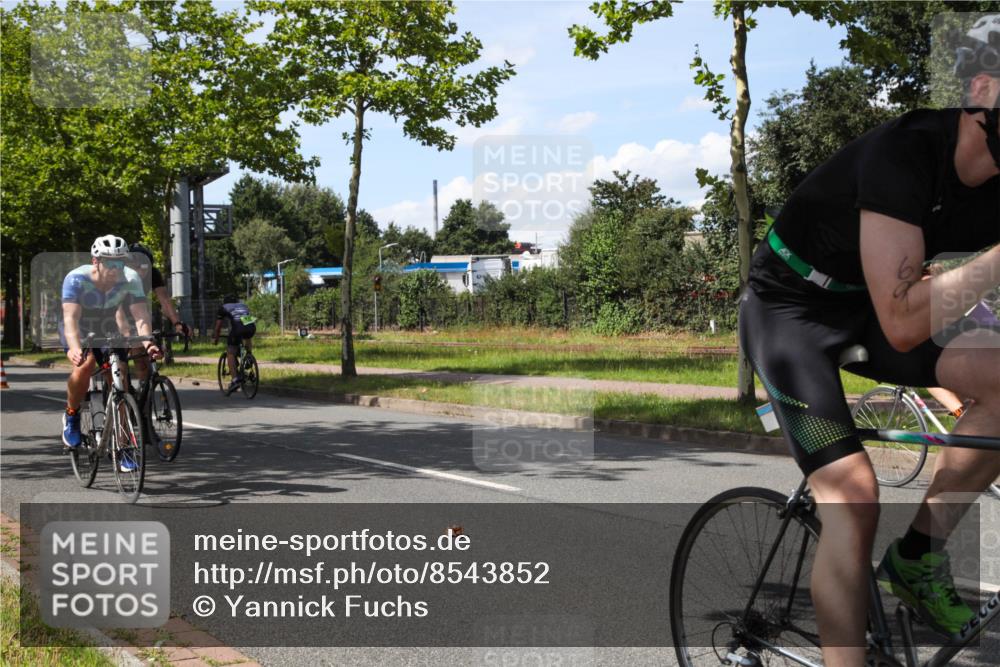 10.08.2025 - GEWOBA Citytriathlon Bremen Yannick Fuchs http://msf.ph/oto/8543852 10.08.2025 14:40:02 Radfahren 52, 59, 69, 124, 139, 217, 225, 274 meine-sportfotos.de