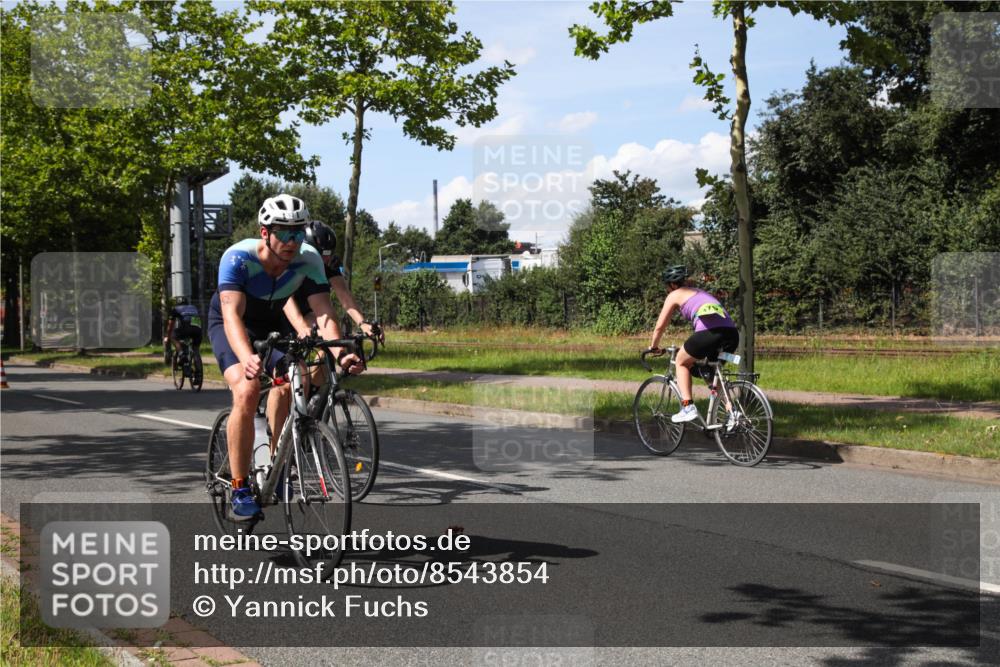 10.08.2025 - GEWOBA Citytriathlon Bremen Yannick Fuchs http://msf.ph/oto/8543854 10.08.2025 14:40:02 Radfahren 52, 59, 69, 124, 139, 217, 225, 274 meine-sportfotos.de