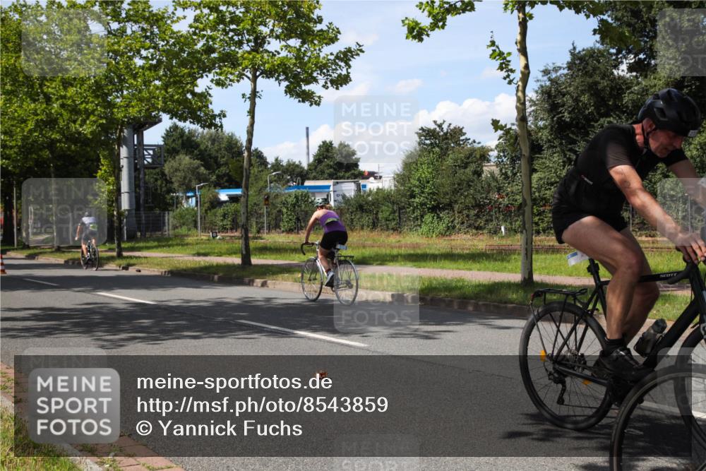 10.08.2025 - GEWOBA Citytriathlon Bremen Yannick Fuchs http://msf.ph/oto/8543859 10.08.2025 14:40:03 Radfahren 52, 59, 69, 139, 217, 225, 274 meine-sportfotos.de