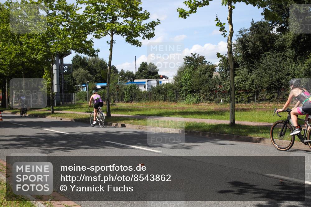 10.08.2025 - GEWOBA Citytriathlon Bremen Yannick Fuchs http://msf.ph/oto/8543862 10.08.2025 14:40:03 Radfahren 52, 59, 69, 139, 217, 225, 274 meine-sportfotos.de
