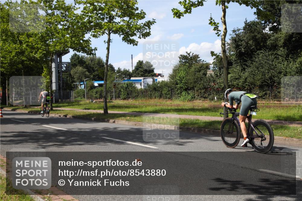 10.08.2025 - GEWOBA Citytriathlon Bremen Yannick Fuchs http://msf.ph/oto/8543880 10.08.2025 14:40:15 Radfahren 59, 225, 258 meine-sportfotos.de