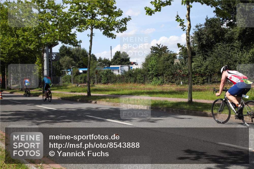 10.08.2025 - GEWOBA Citytriathlon Bremen Yannick Fuchs http://msf.ph/oto/8543888 10.08.2025 14:40:18 Radfahren 47, 59, 225, 242, 258 meine-sportfotos.de