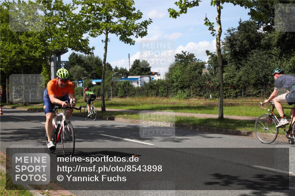 10.08.2025 - GEWOBA Citytriathlon Bremen Yannick Fuchs http://msf.ph/oto/8543898 10.08.2025 14:40:28 Radfahren 29, 47, 131, 242, 258, 297, 529 meine-sportfotos.de