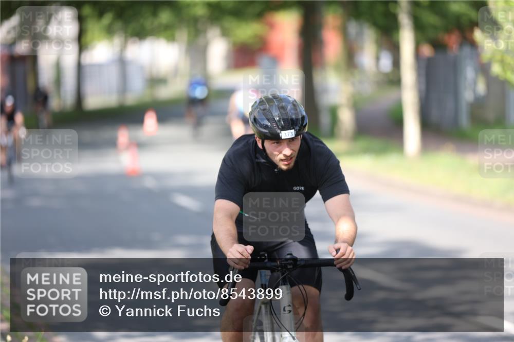 10.08.2025 - GEWOBA Citytriathlon Bremen Yannick Fuchs http://msf.ph/oto/8543899 10.08.2025 10:54:54 Radfahren 33, 85, 373, 378, 452, 456 meine-sportfotos.de