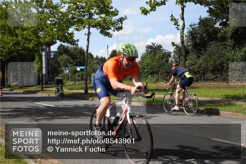 10.08.2025 - GEWOBA Citytriathlon Bremen Yannick Fuchs http://msf.ph/oto/8543901 10.08.2025 14:40:28 Radfahren 29, 47, 131, 242, 258, 297, 529 meine-sportfotos.de