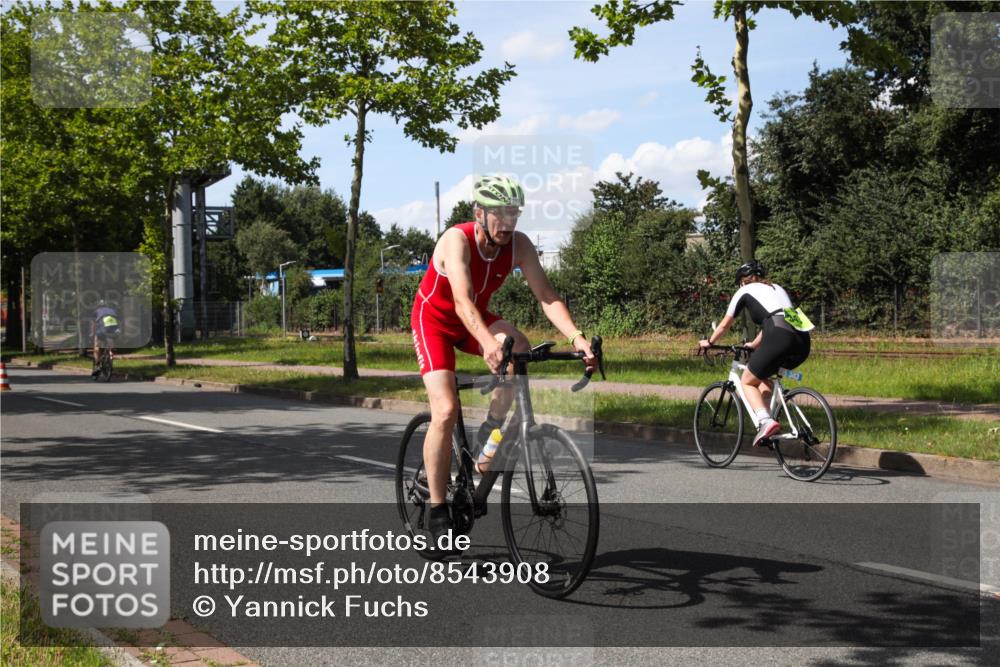10.08.2025 - GEWOBA Citytriathlon Bremen Yannick Fuchs http://msf.ph/oto/8543908 10.08.2025 14:40:31 Radfahren 29, 47, 131, 186, 242, 258, 289, 297, 529 meine-sportfotos.de