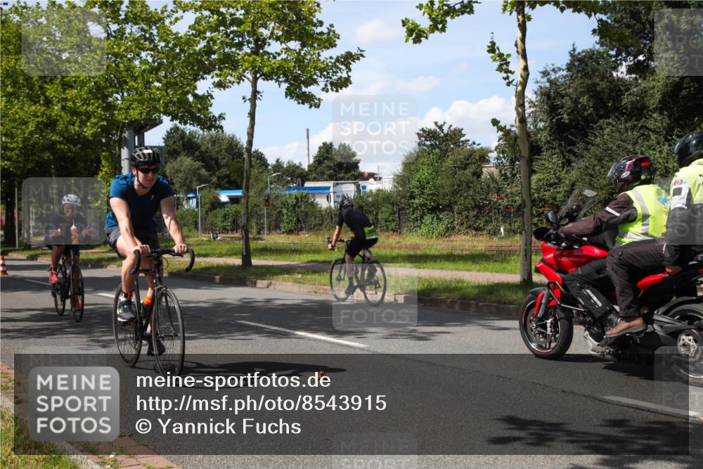 10.08.2025 - GEWOBA Citytriathlon Bremen Yannick Fuchs http://msf.ph/oto/8543915 10.08.2025 14:40:39 Radfahren 29, 47, 131, 186, 211, 224, 242, 258, 289, 297, 529 meine-sportfotos.de
