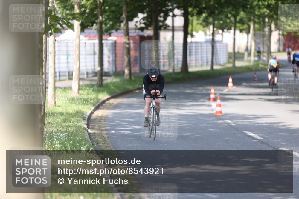 10.08.2025 - GEWOBA Citytriathlon Bremen Yannick Fuchs http://msf.ph/oto/8543921 10.08.2025 10:54:57 Radfahren 33, 85, 373, 378, 452 meine-sportfotos.de