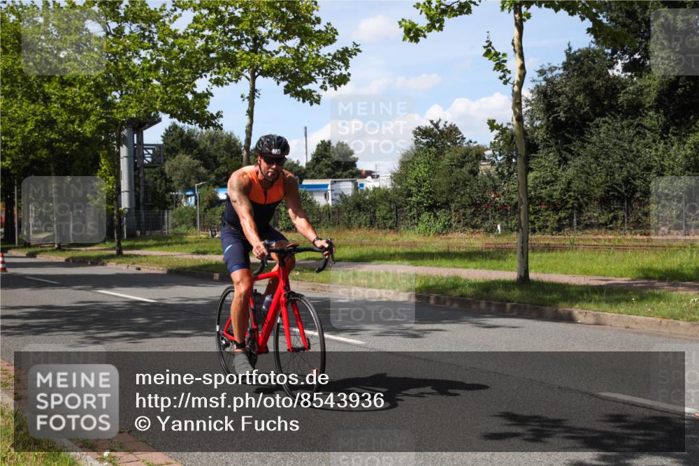 10.08.2025 - GEWOBA Citytriathlon Bremen Yannick Fuchs http://msf.ph/oto/8543936 10.08.2025 14:40:49 Radfahren 29, 131, 177, 186, 211, 224, 289, 529 meine-sportfotos.de