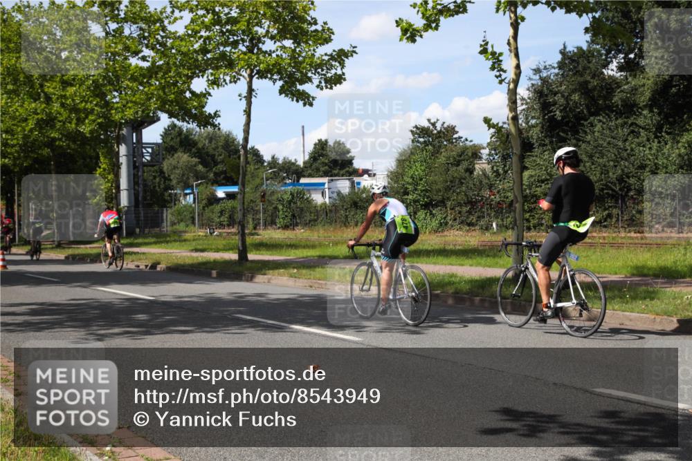 10.08.2025 - GEWOBA Citytriathlon Bremen Yannick Fuchs http://msf.ph/oto/8543949 10.08.2025 14:40:56 Radfahren 103, 142, 177, 186, 211, 224, 289, 432, 476, 477 meine-sportfotos.de