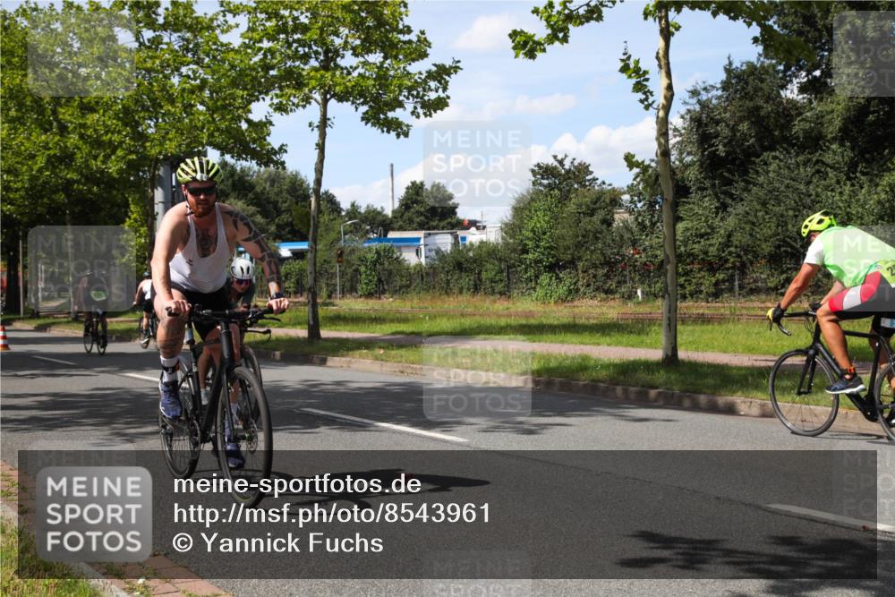10.08.2025 - GEWOBA Citytriathlon Bremen Yannick Fuchs http://msf.ph/oto/8543961 10.08.2025 14:41:05 Radfahren 103, 142, 177, 204, 249, 253, 266, 353, 431, 432, 476, 477 meine-sportfotos.de