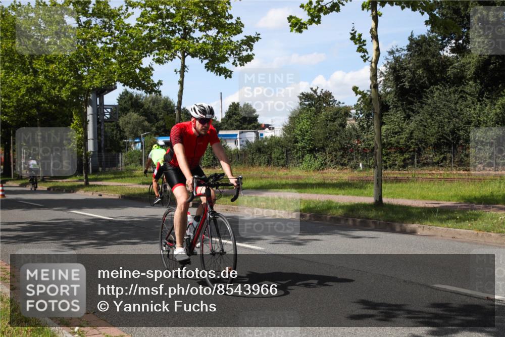 10.08.2025 - GEWOBA Citytriathlon Bremen Yannick Fuchs http://msf.ph/oto/8543966 10.08.2025 14:41:07 Radfahren 103, 142, 177, 204, 249, 253, 266, 353, 431, 432, 476, 477 meine-sportfotos.de