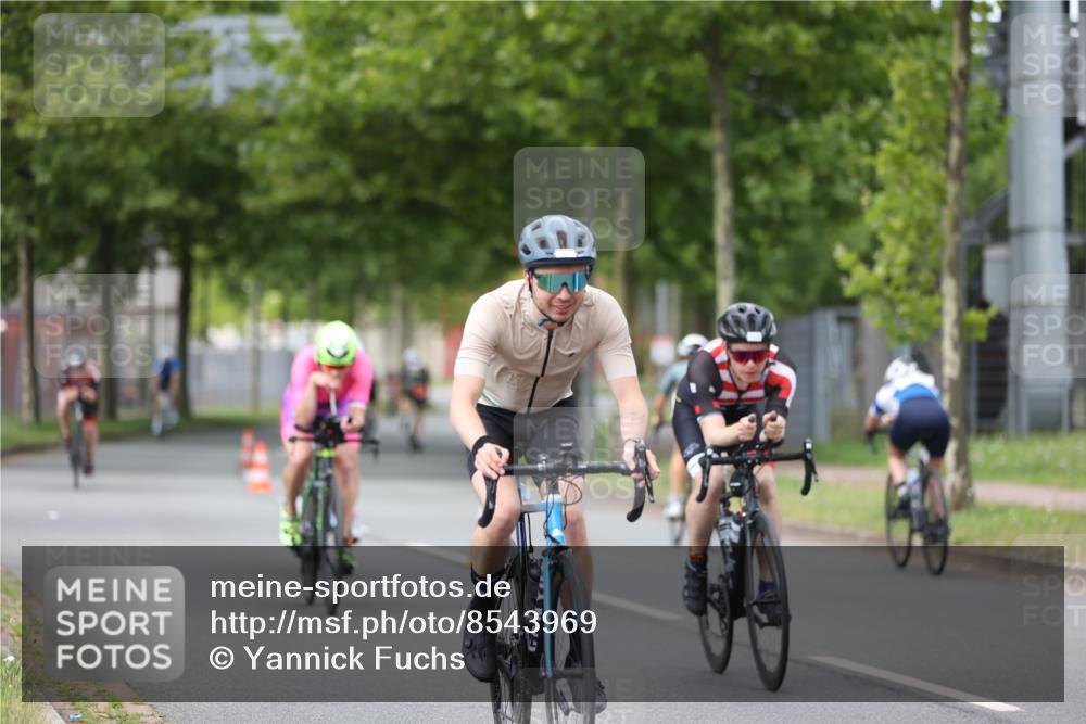 10.08.2025 - GEWOBA Citytriathlon Bremen Yannick Fuchs http://msf.ph/oto/8543969 10.08.2025 12:52:44 Radfahren 565, 579, 635, 639, 642, 686, 763, 915, 919, 956 meine-sportfotos.de