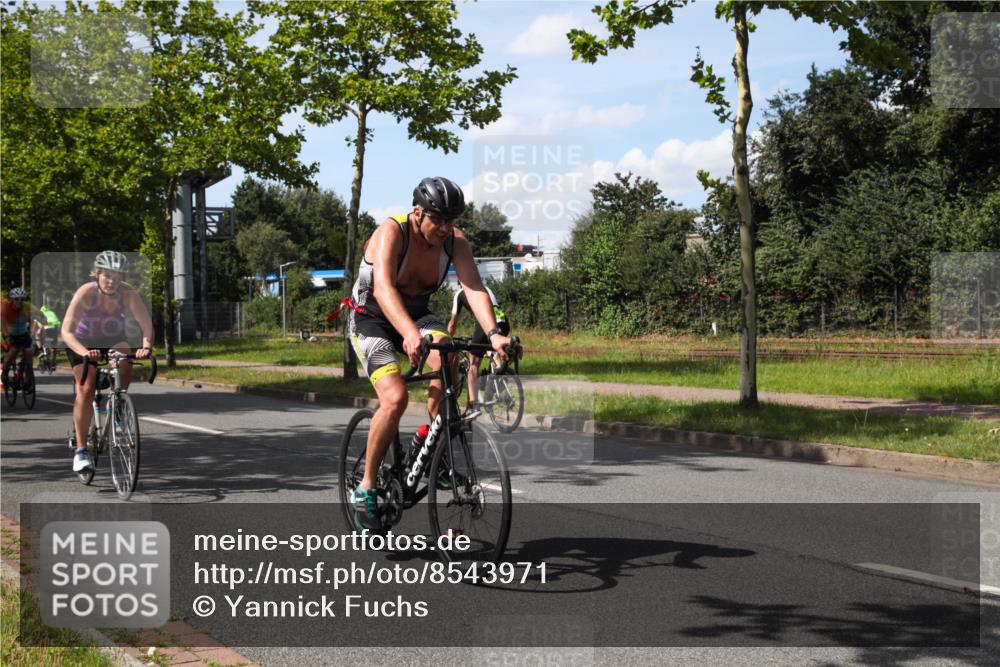 10.08.2025 - GEWOBA Citytriathlon Bremen Yannick Fuchs http://msf.ph/oto/8543971 10.08.2025 14:41:09 Radfahren 103, 142, 177, 204, 249, 253, 266, 353, 431, 432, 476, 477 meine-sportfotos.de