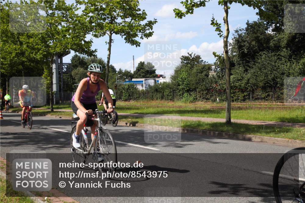 10.08.2025 - GEWOBA Citytriathlon Bremen Yannick Fuchs http://msf.ph/oto/8543975 10.08.2025 14:41:09 Radfahren 103, 142, 177, 204, 249, 253, 266, 353, 431, 432, 476, 477 meine-sportfotos.de