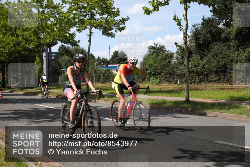 10.08.2025 - GEWOBA Citytriathlon Bremen Yannick Fuchs http://msf.ph/oto/8543977 10.08.2025 14:41:10 Radfahren 103, 142, 204, 249, 253, 266, 280, 353, 431, 432, 476, 477 meine-sportfotos.de