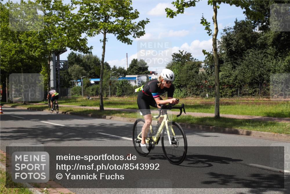 10.08.2025 - GEWOBA Citytriathlon Bremen Yannick Fuchs http://msf.ph/oto/8543992 10.08.2025 14:41:17 Radfahren 36, 103, 142, 204, 249, 253, 266, 280, 353, 431, 432, 476, 477 meine-sportfotos.de