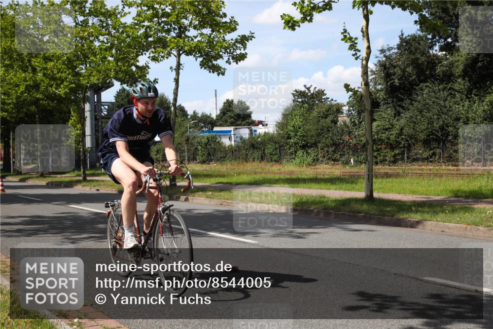 10.08.2025 - GEWOBA Citytriathlon Bremen Yannick Fuchs http://msf.ph/oto/8544005 10.08.2025 14:41:31 Radfahren 36, 280, 306, 343, 513 meine-sportfotos.de