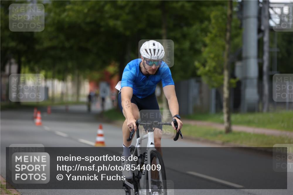 10.08.2025 - GEWOBA Citytriathlon Bremen Yannick Fuchs http://msf.ph/oto/8544009 10.08.2025 12:52:51 Radfahren 565, 579, 635, 642, 686, 763, 915, 919, 956 meine-sportfotos.de