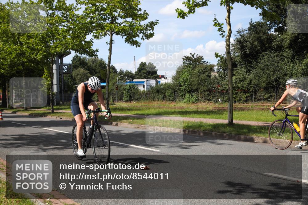 10.08.2025 - GEWOBA Citytriathlon Bremen Yannick Fuchs http://msf.ph/oto/8544011 10.08.2025 14:41:37 Radfahren 36, 209, 306, 317, 343, 480, 513 meine-sportfotos.de