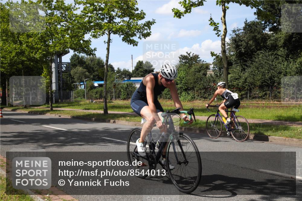 10.08.2025 - GEWOBA Citytriathlon Bremen Yannick Fuchs http://msf.ph/oto/8544013 10.08.2025 14:41:38 Radfahren 36, 209, 306, 317, 343, 480, 513 meine-sportfotos.de