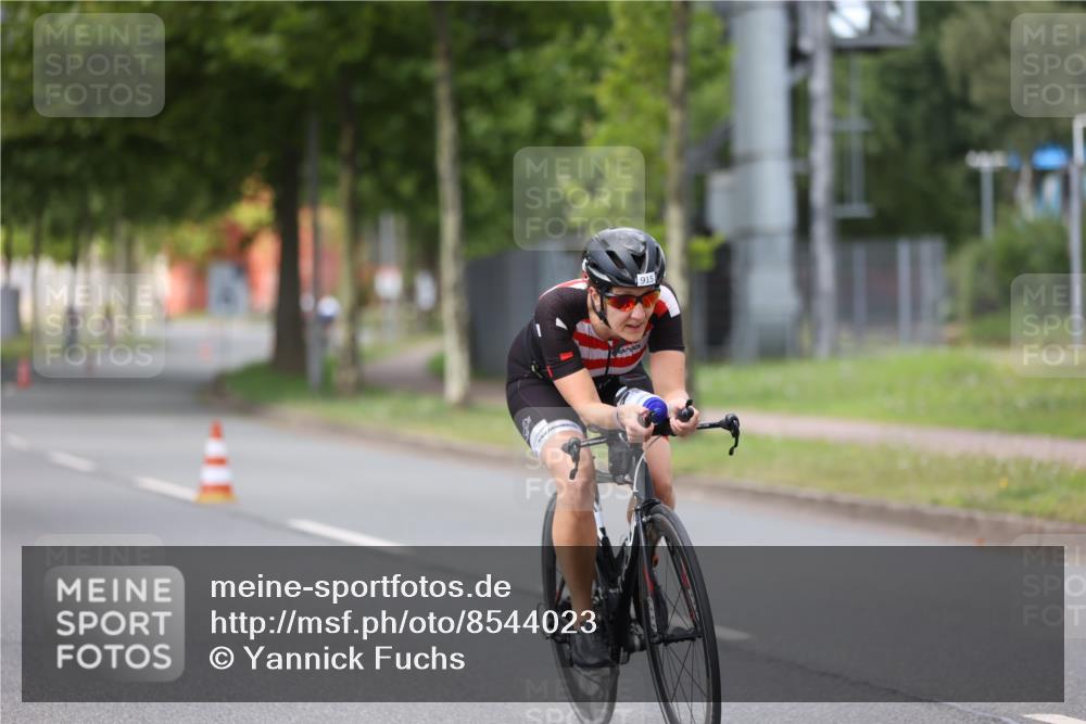 10.08.2025 - GEWOBA Citytriathlon Bremen Yannick Fuchs http://msf.ph/oto/8544023 10.08.2025 12:52:55 Radfahren 565, 635, 642, 686, 763, 833, 895, 915, 919, 956 meine-sportfotos.de