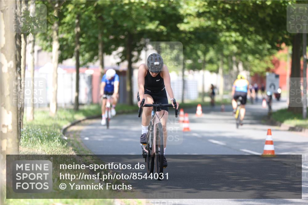 10.08.2025 - GEWOBA Citytriathlon Bremen Yannick Fuchs http://msf.ph/oto/8544031 10.08.2025 10:55:41 Radfahren 93, 117, 444, 480 meine-sportfotos.de