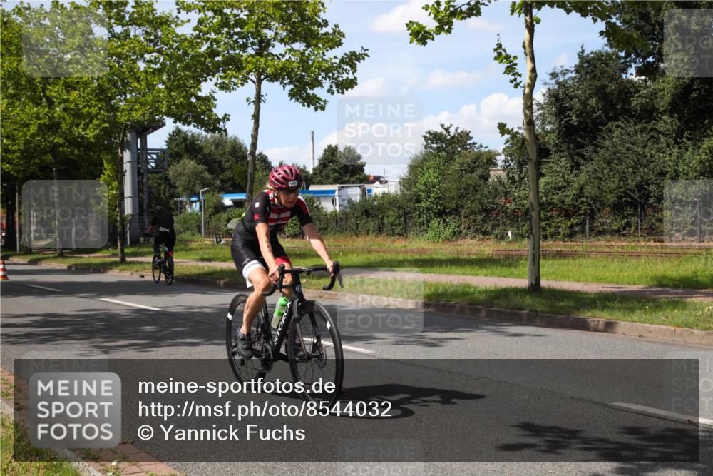 10.08.2025 - GEWOBA Citytriathlon Bremen Yannick Fuchs http://msf.ph/oto/8544032 10.08.2025 14:41:49 Radfahren 209, 213, 250, 262, 317, 343, 478, 480, 513 meine-sportfotos.de