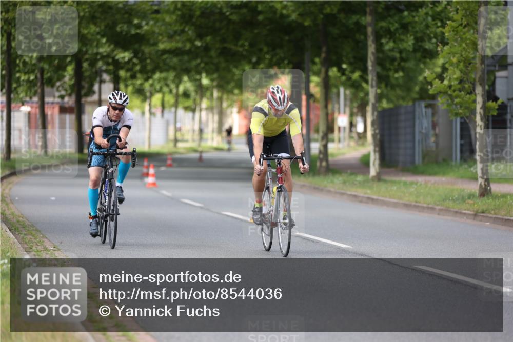10.08.2025 - GEWOBA Citytriathlon Bremen Yannick Fuchs http://msf.ph/oto/8544036 10.08.2025 12:53:04 Radfahren 734, 833, 895, 915 meine-sportfotos.de