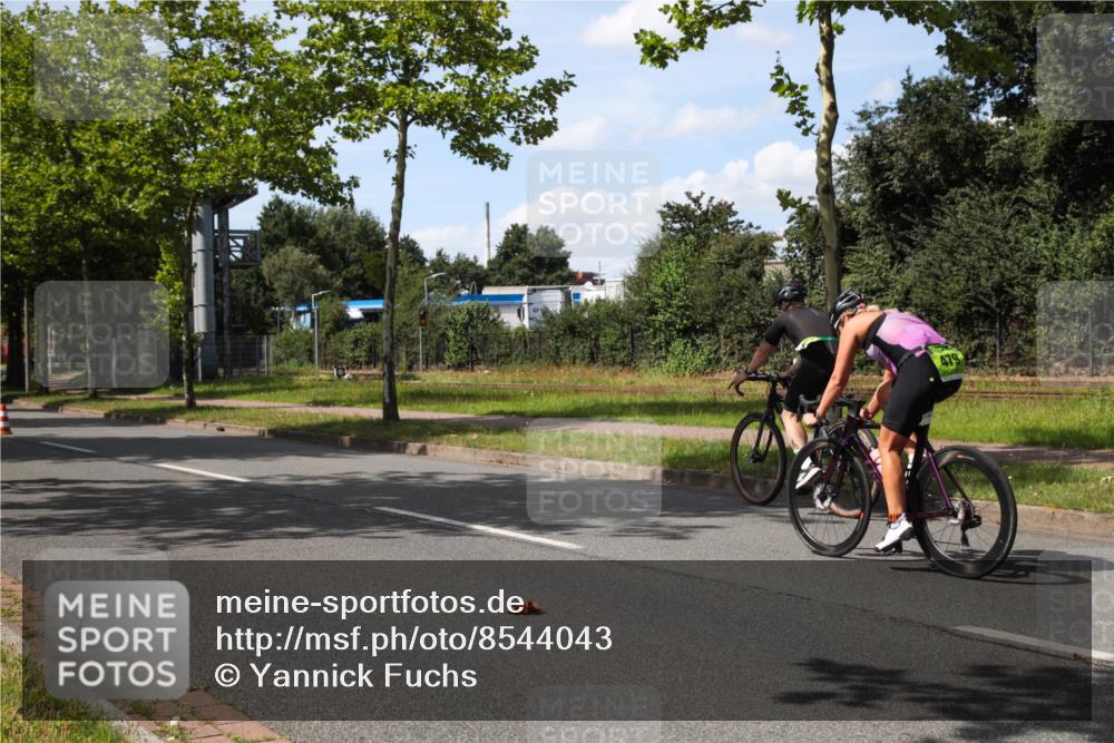 10.08.2025 - GEWOBA Citytriathlon Bremen Yannick Fuchs http://msf.ph/oto/8544043 10.08.2025 14:41:56 Radfahren 56, 209, 213, 235, 246, 250, 262, 317, 478, 480 meine-sportfotos.de