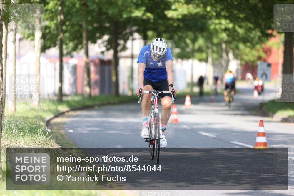 10.08.2025 - GEWOBA Citytriathlon Bremen Yannick Fuchs http://msf.ph/oto/8544044 10.08.2025 10:55:43 Radfahren 93, 117, 207, 444, 480 meine-sportfotos.de