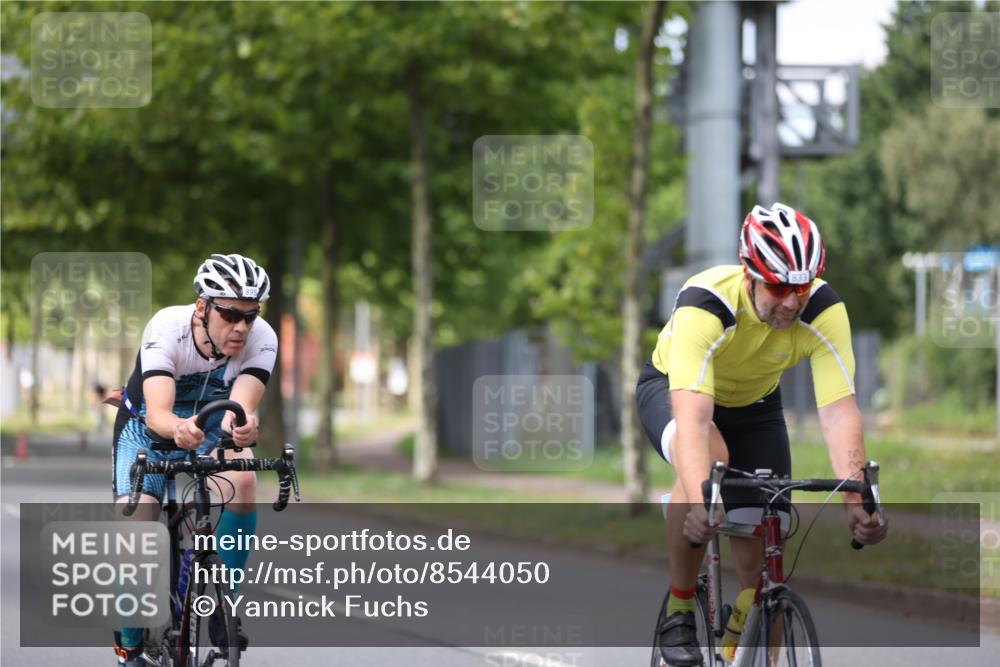 10.08.2025 - GEWOBA Citytriathlon Bremen Yannick Fuchs http://msf.ph/oto/8544050 10.08.2025 12:53:05 Radfahren 734, 833, 895, 915 meine-sportfotos.de