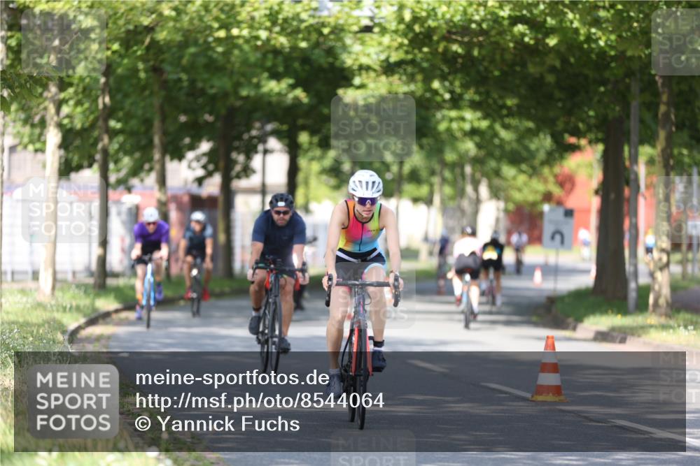 10.08.2025 - GEWOBA Citytriathlon Bremen Yannick Fuchs http://msf.ph/oto/8544064 10.08.2025 10:55:51 Radfahren 93, 117, 207, 444, 480, 485 meine-sportfotos.de