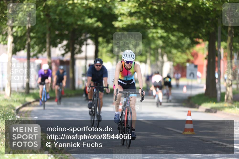 10.08.2025 - GEWOBA Citytriathlon Bremen Yannick Fuchs http://msf.ph/oto/8544066 10.08.2025 10:55:51 Radfahren 93, 117, 207, 444, 480, 485 meine-sportfotos.de