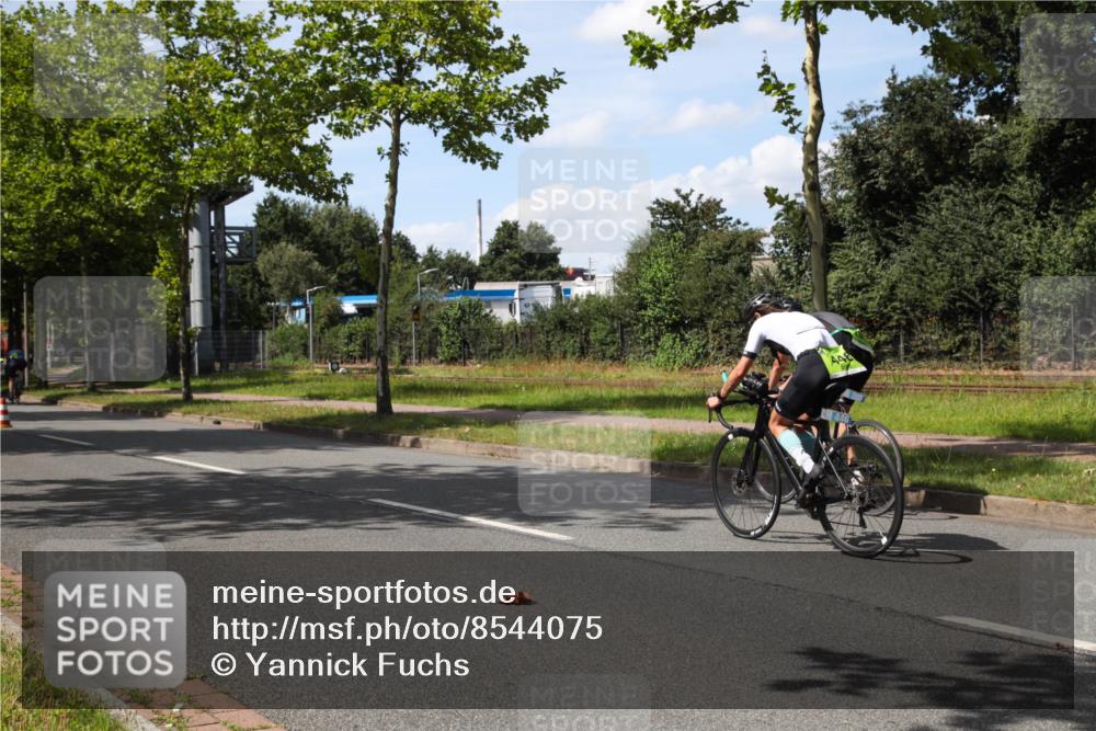 10.08.2025 - GEWOBA Citytriathlon Bremen Yannick Fuchs http://msf.ph/oto/8544075 10.08.2025 14:42:12 Radfahren 19, 56, 145, 235, 246, 250, 288 meine-sportfotos.de