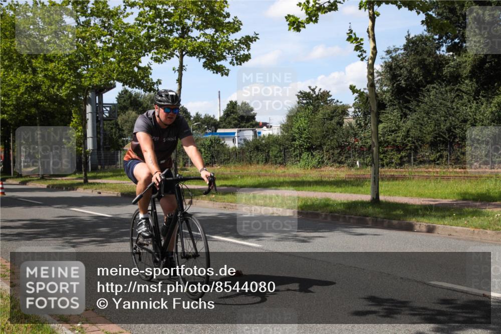 10.08.2025 - GEWOBA Citytriathlon Bremen Yannick Fuchs http://msf.ph/oto/8544080 10.08.2025 14:42:19 Radfahren 19, 145, 288, 488 meine-sportfotos.de