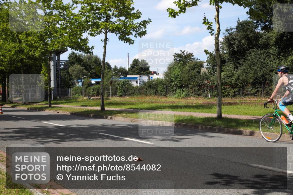 10.08.2025 - GEWOBA Citytriathlon Bremen Yannick Fuchs http://msf.ph/oto/8544082 10.08.2025 14:42:21 Radfahren 19, 145, 288, 488 meine-sportfotos.de
