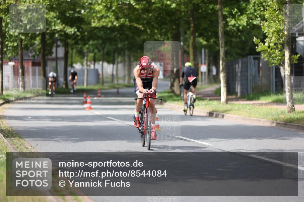 10.08.2025 - GEWOBA Citytriathlon Bremen Yannick Fuchs http://msf.ph/oto/8544084 10.08.2025 12:53:17 Radfahren 570, 734, 759, 833, 872, 895, 966 meine-sportfotos.de