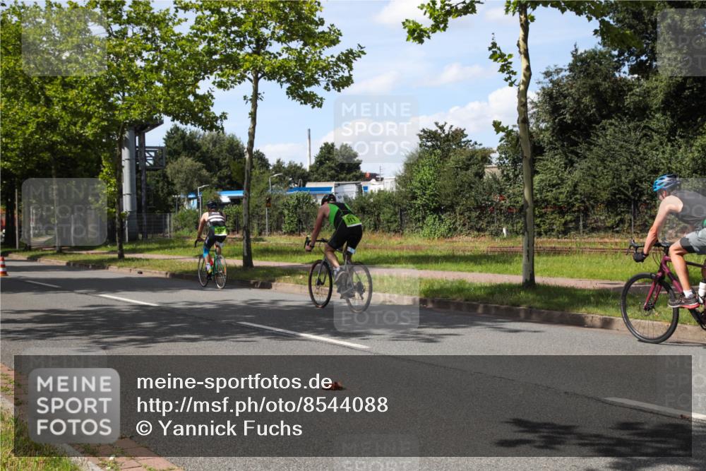 10.08.2025 - GEWOBA Citytriathlon Bremen Yannick Fuchs http://msf.ph/oto/8544088 10.08.2025 14:42:23 Radfahren 19, 145, 288, 488 meine-sportfotos.de