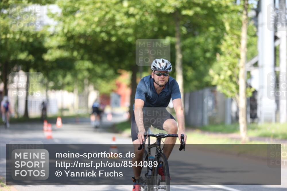 10.08.2025 - GEWOBA Citytriathlon Bremen Yannick Fuchs http://msf.ph/oto/8544089 10.08.2025 10:55:56 Radfahren 69, 93, 117, 119, 207, 466, 480, 485 meine-sportfotos.de