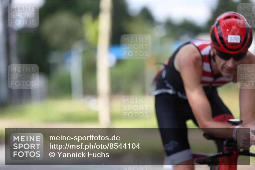 10.08.2025 - GEWOBA Citytriathlon Bremen Yannick Fuchs http://msf.ph/oto/8544104 10.08.2025 12:53:19 Radfahren 570, 734, 759, 872, 902, 966 meine-sportfotos.de