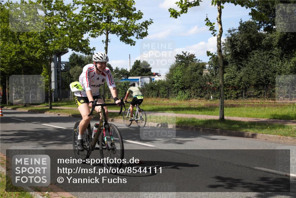 10.08.2025 - GEWOBA Citytriathlon Bremen Yannick Fuchs http://msf.ph/oto/8544111 10.08.2025 14:42:41 Radfahren 110, 303, 474, 479, 488 meine-sportfotos.de