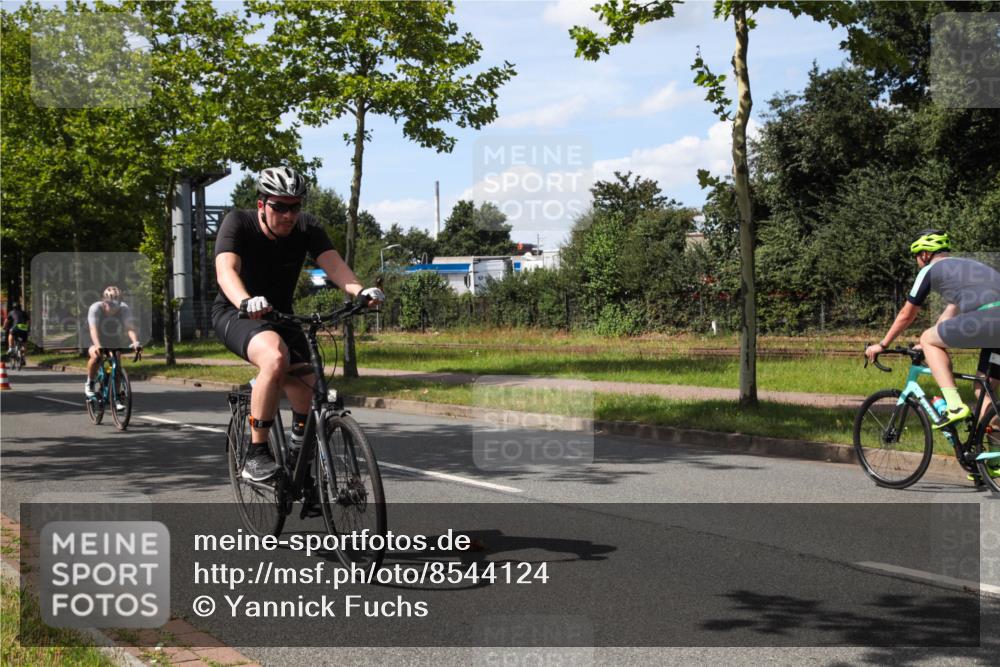 10.08.2025 - GEWOBA Citytriathlon Bremen Yannick Fuchs http://msf.ph/oto/8544124 10.08.2025 14:42:52 Radfahren 67, 110, 180, 436, 446, 474, 479 meine-sportfotos.de